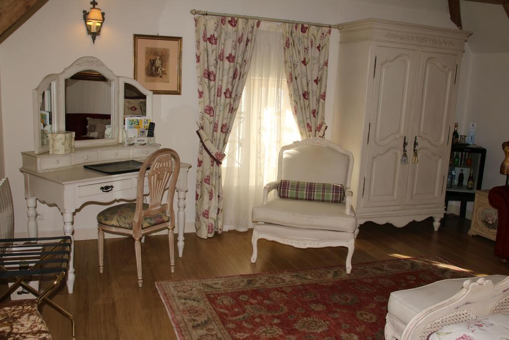 Hostellerie Du Prieure Saint-Prix  Luaran gambar
