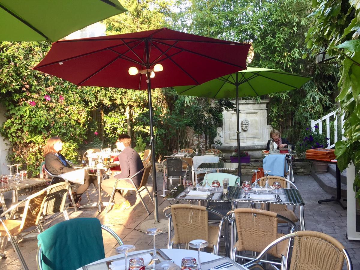Hostellerie Du Prieure Saint-Prix  Luaran gambar