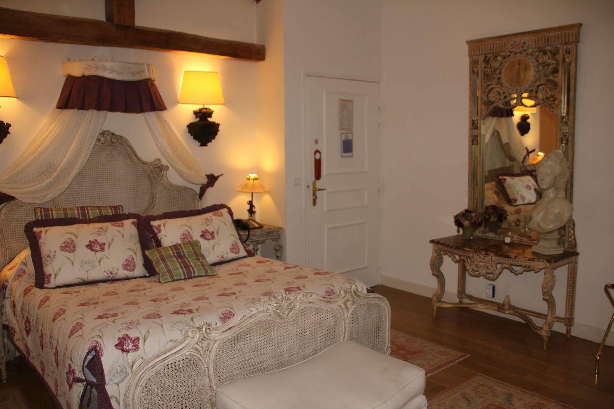 Hostellerie Du Prieure Saint-Prix  Luaran gambar