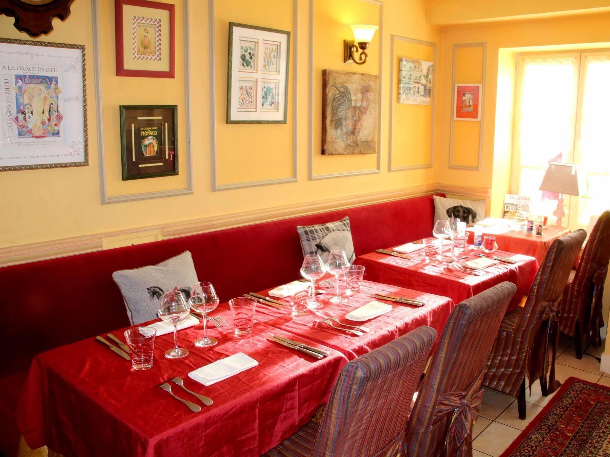 Hostellerie Du Prieure Saint-Prix  Luaran gambar